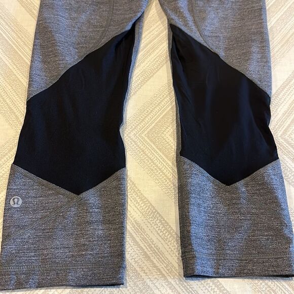 Lululemon Women’s Grey & Black Mesh with Pockets Leggings - Picture 4 of 6